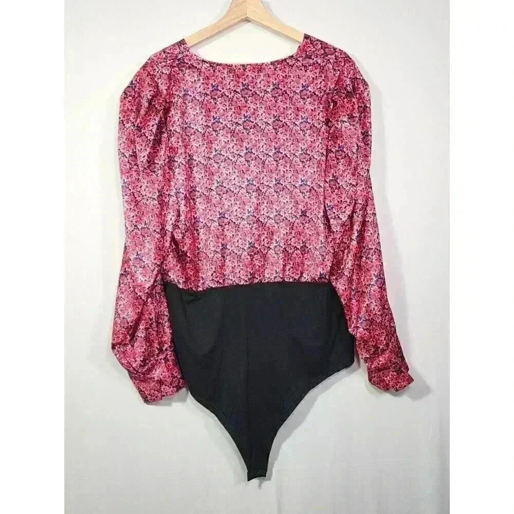 NWT Boohoo Womens Blouse Bodysuit Plus 14 Mini Floral V Neck Satin Wrap Pink - Picture 2 of 8